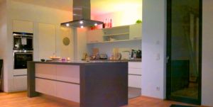 Kochinsel Entwurf und Ausfuehrung Schilfahrt.jpg